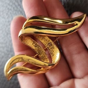 VTG brooch